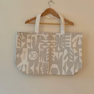 NWT Vuori Limited-Edition Canvas Tote Gray White Size X-Large